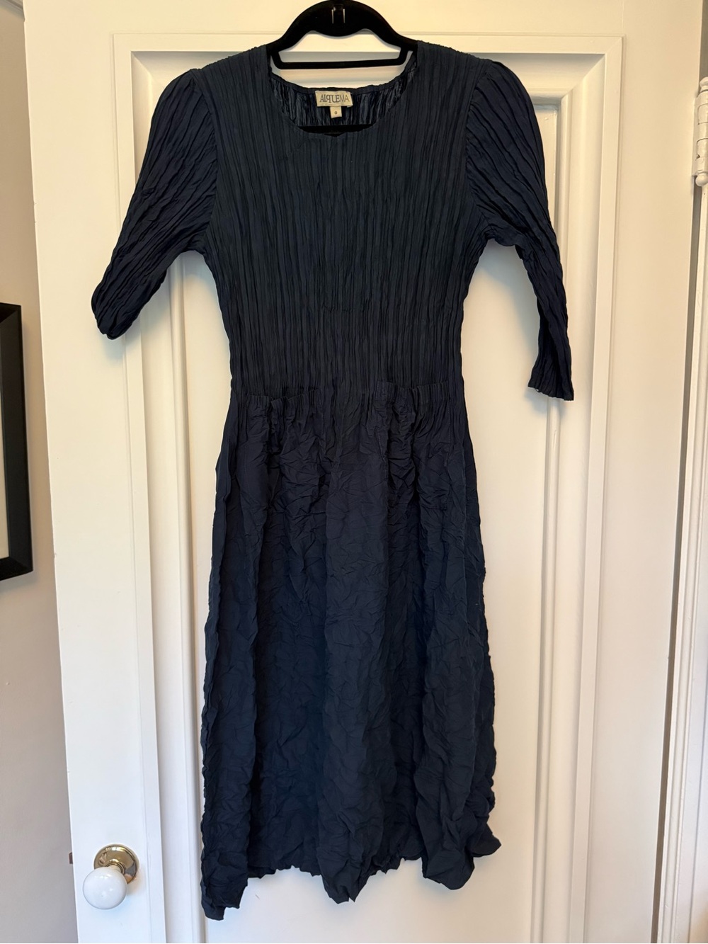 Alquema 3/4 SLEEVE SMASH POCKET DRESS. Midnight. Size 0.